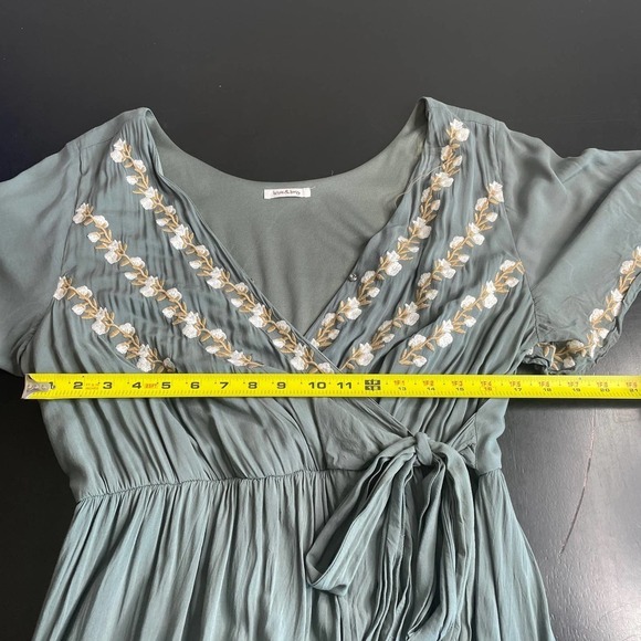 Wren & Ivory Sage Green Floral Embroidered Wrap Short Sleeve Maxi Dress Sz Large - Picture 6 of 11